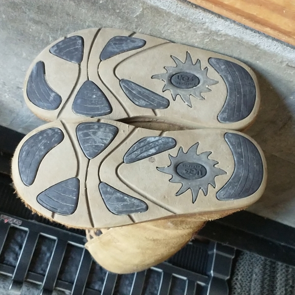 Ugg lace up boots size 5 - Picture 4 of 4